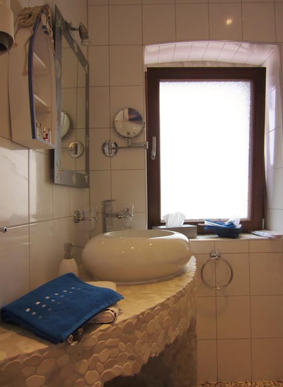 Cleo´s Hotel Kallstadt Rum bild