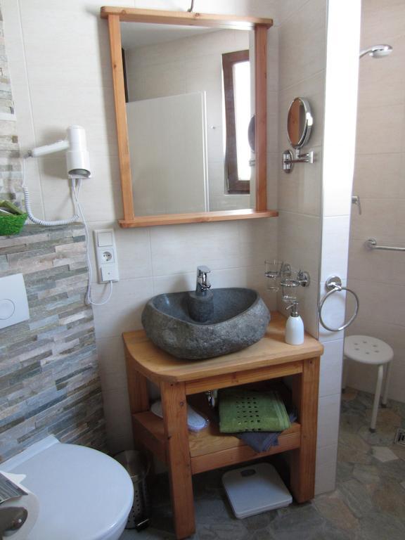 Cleo´s Hotel Kallstadt Rum bild