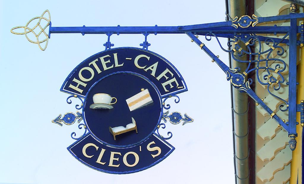 Cleo´s Hotel Kallstadt Exteriör bild