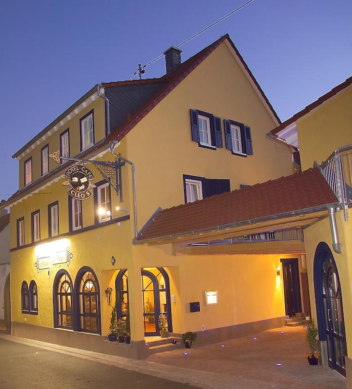 Cleo´s Hotel Kallstadt Exteriör bild