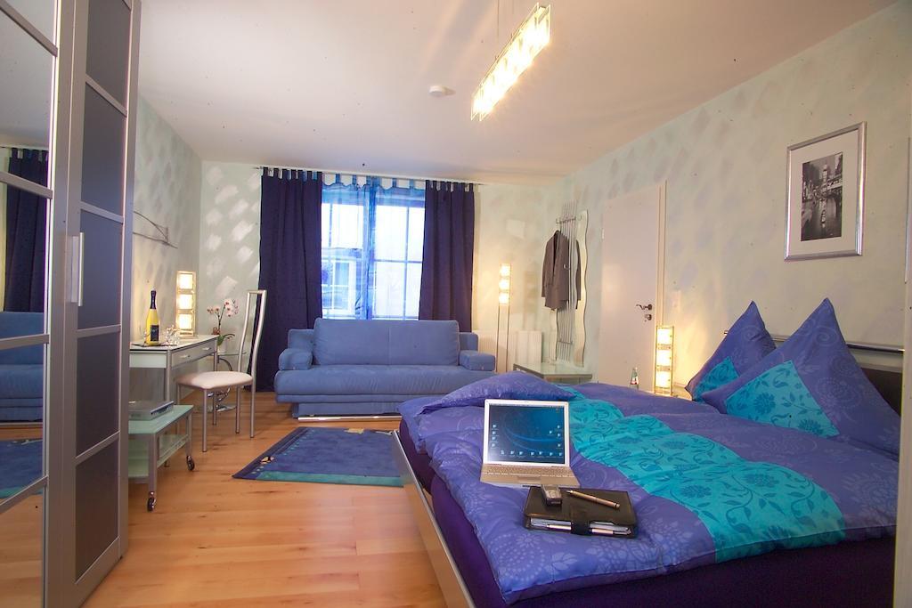 Cleo´s Hotel Kallstadt Rum bild