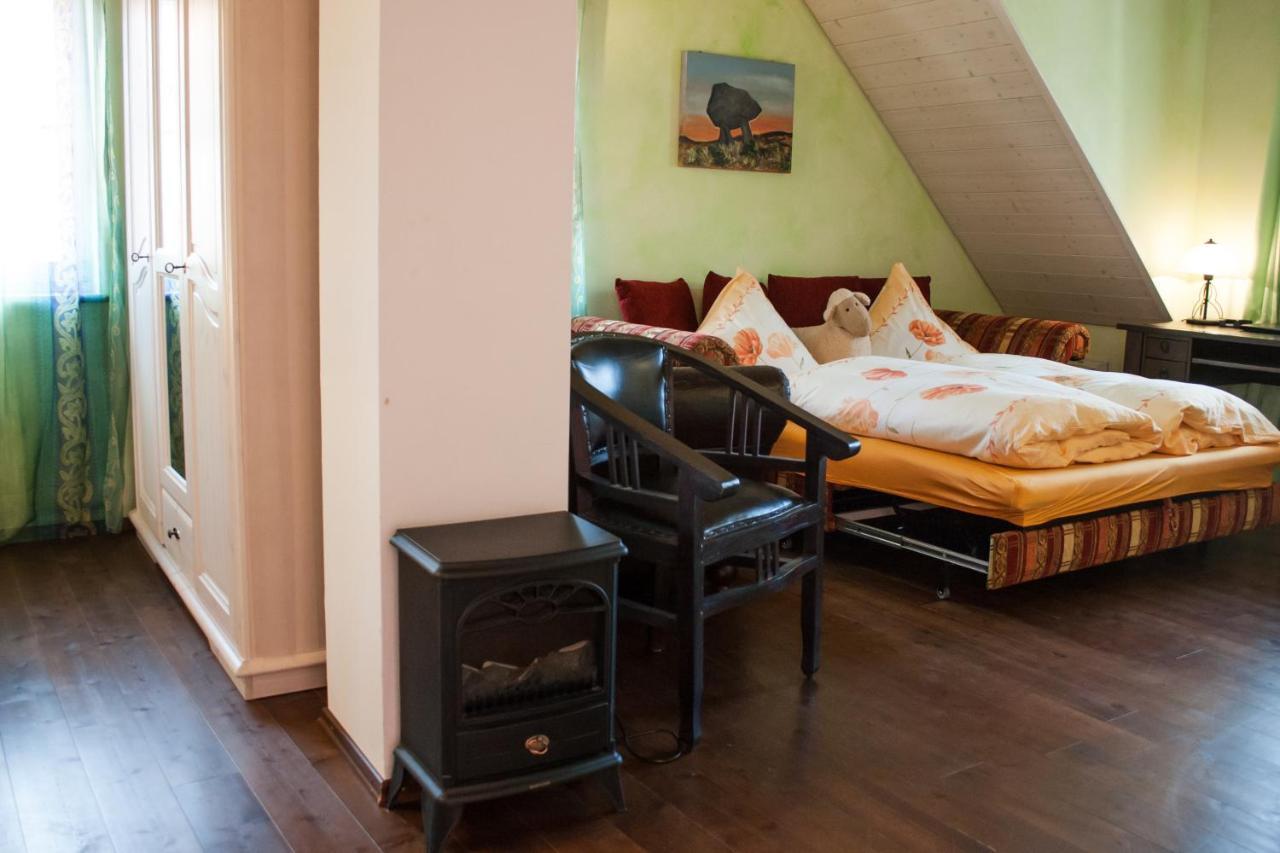 Cleo´s Hotel Kallstadt Exteriör bild